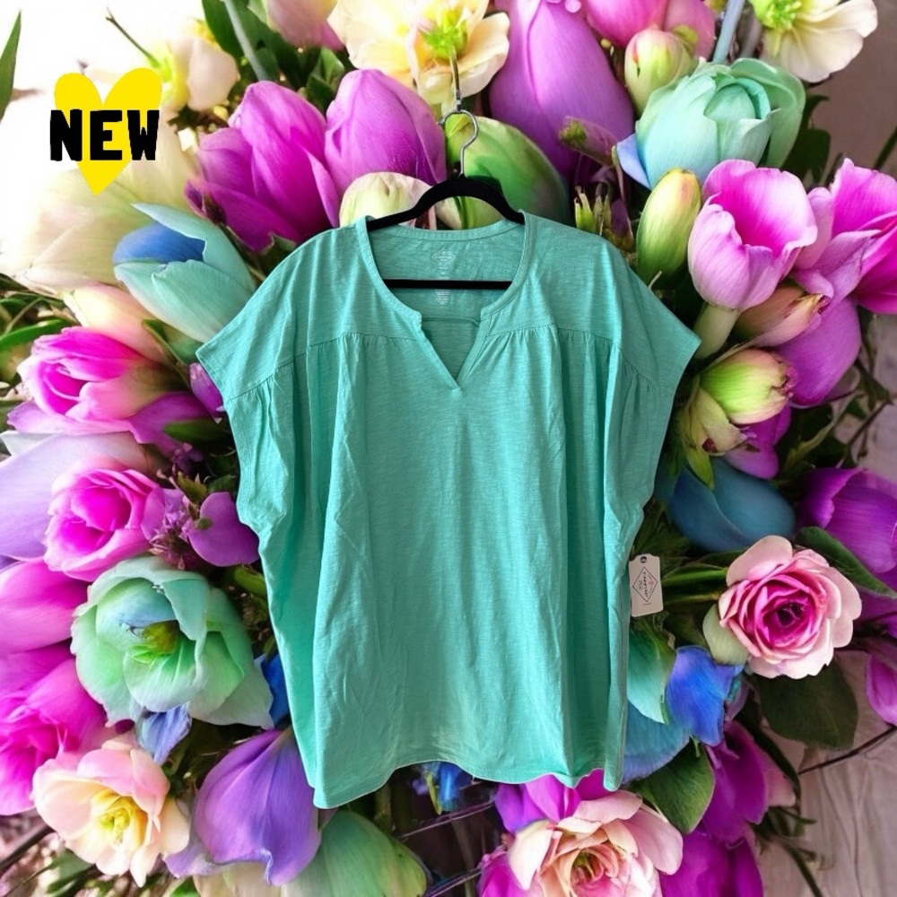 NWT St. John’s Bay Mint Green T-Shirt